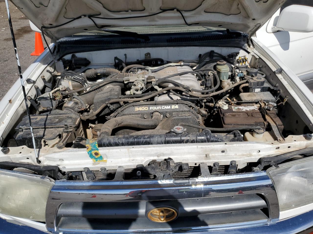 1998 Toyota 4Runner Limited VIN: JT3HN87R1W9010147 Lot: 62033045