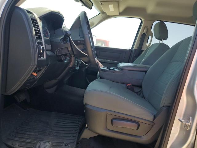 Pickups RAM 1500 2016 Srebrny