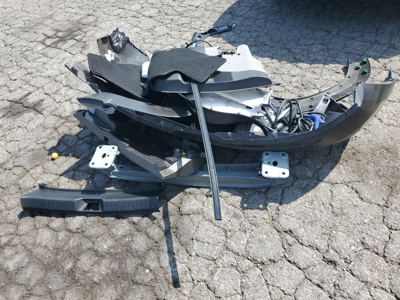 2022 Mazda Mx-30 Premium VIN: JM1DRACB7N0100677 Lot: 59330295