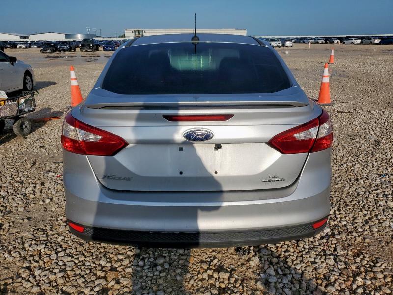 FORD FOCUS 2014 Srebrny