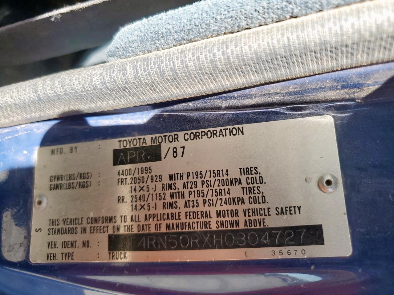 1987 Toyota Pickup 1/2 Ton Rn50 VIN: JT4RN50RXH0304727 Lot: 60015595