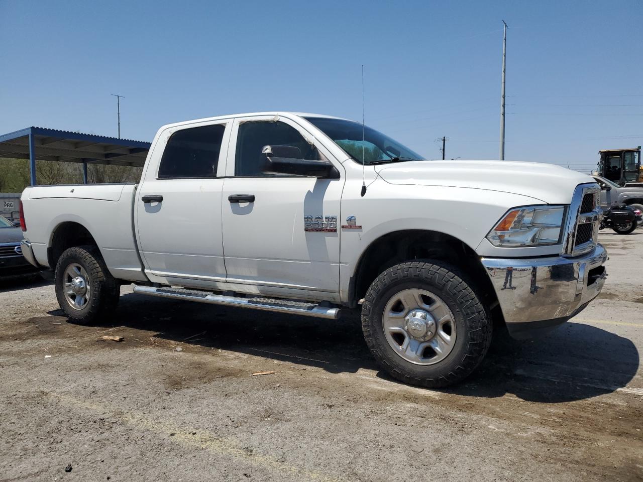 RAM All Models 2015 VIN 3C6UR5CL3FG665206 photo 4