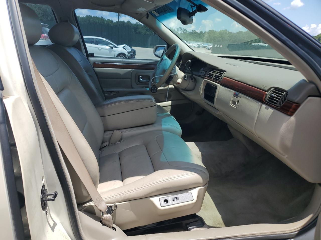 1999 Cadillac Deville VIN: 1G6KD54Y9XU743059 Lot: 61805085