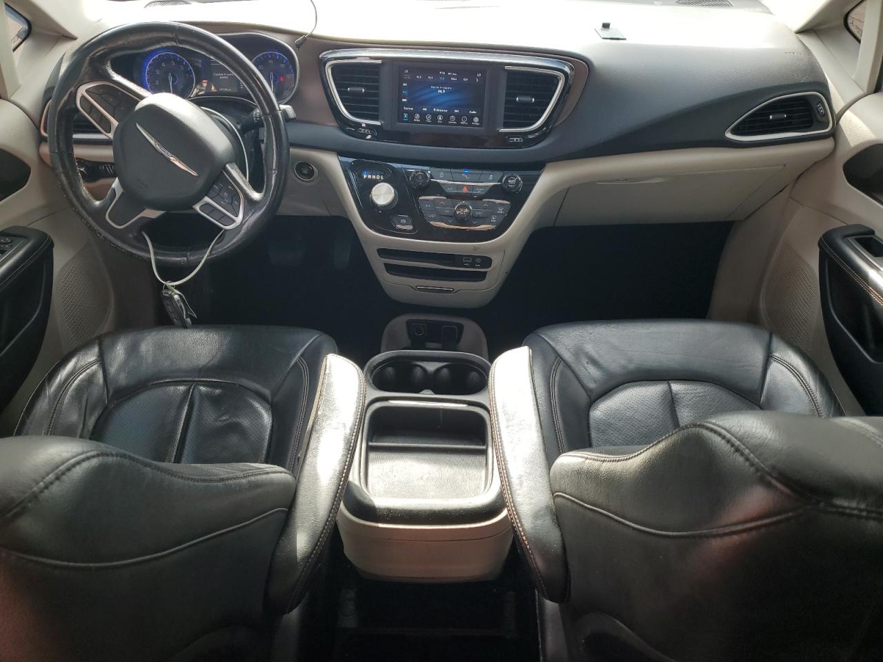 2019 Chrysler Pacifica Touring L VIN: 2C4RC1BG4KR665734 Lot: 61952455