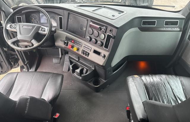 2019 FREIGHTLINER CASCADIA 126   