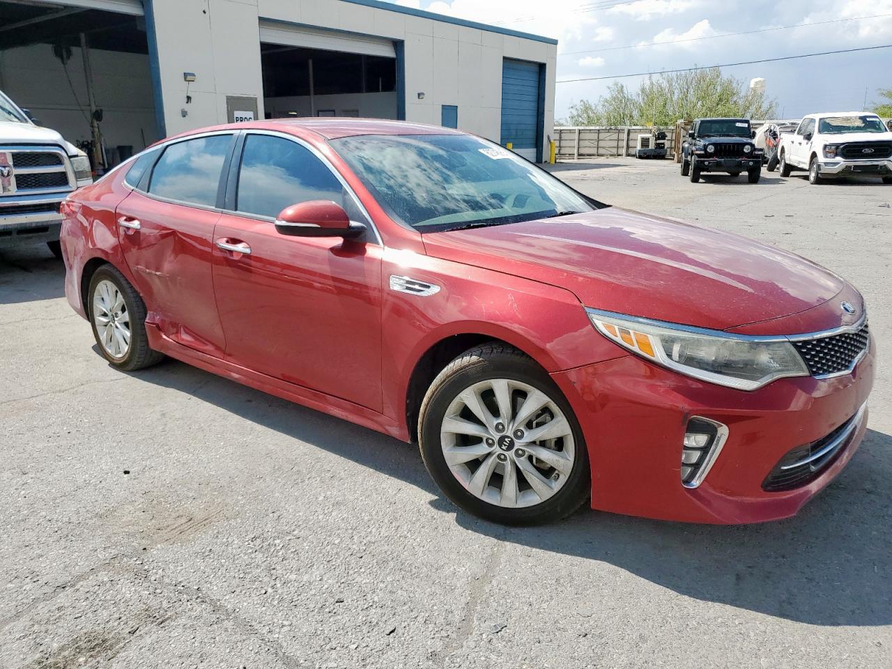 KIA OPTIMA 2018 VIN 5XXGT4L35JG223864 фото 4