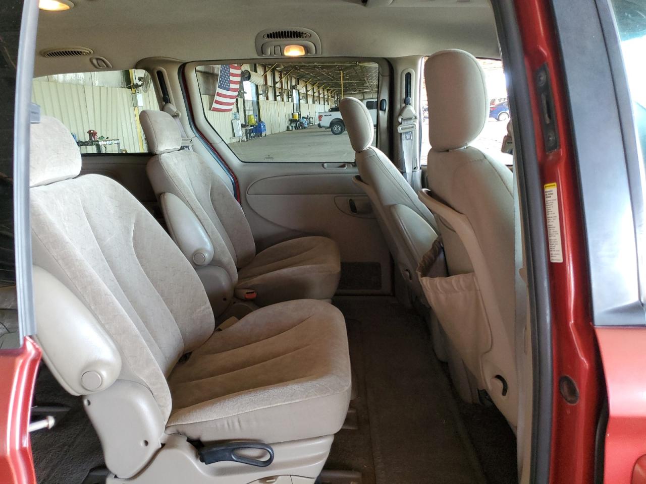 2002 Chrysler Town & Country Lxi VIN: 2C8GP54L92R791017 Lot: 61985205