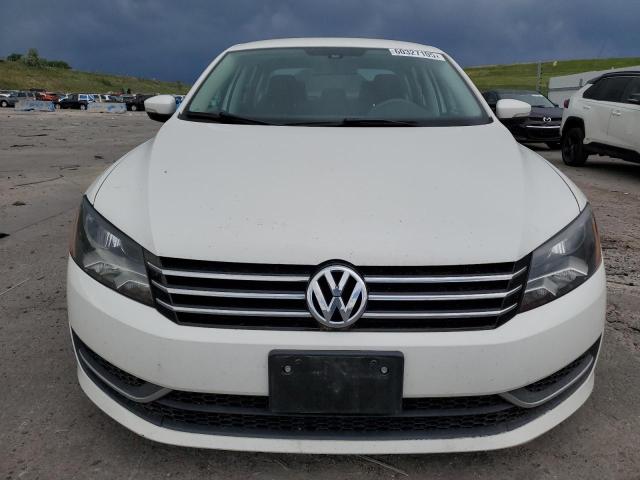  VOLKSWAGEN PASSAT 2015 Белы