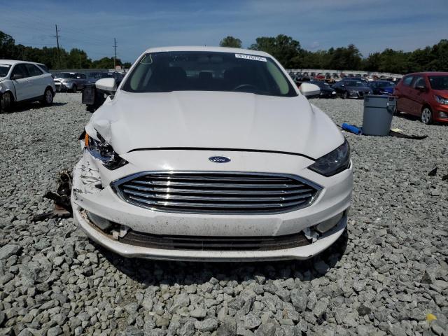  FORD FUSION 2018 Белы