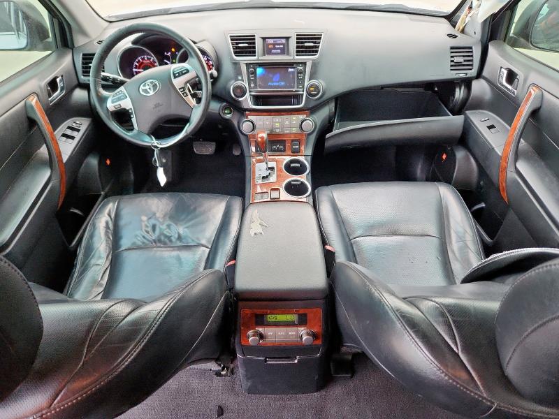  TOYOTA HIGHLANDER 2013 Srebrny