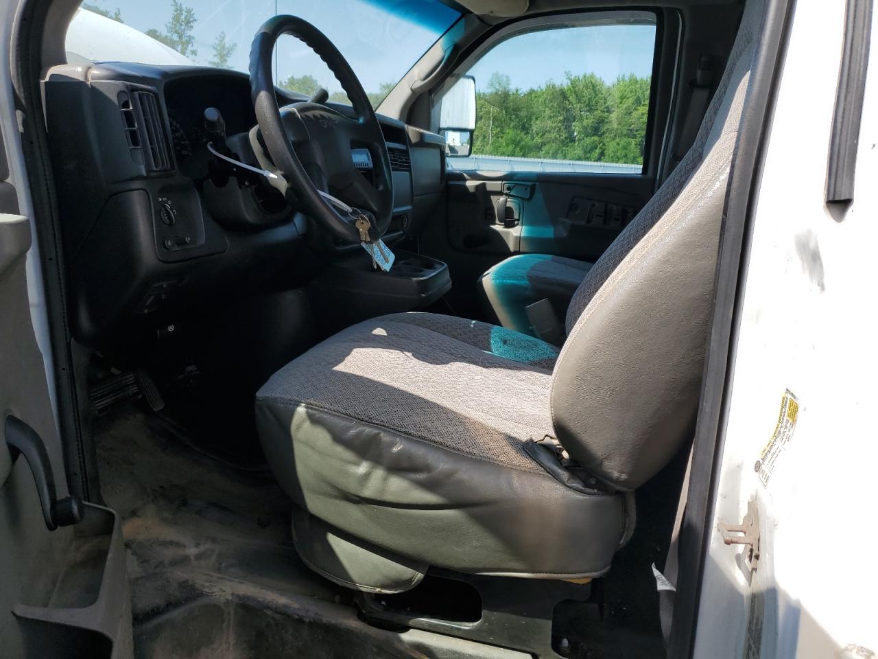 2005 GMC Savana Cutaway G3500 VIN: 1GDJG31U651251668 Lot: 61397705
