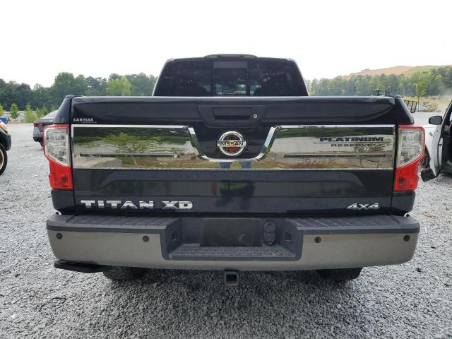  NISSAN TITAN 2017 Czarny