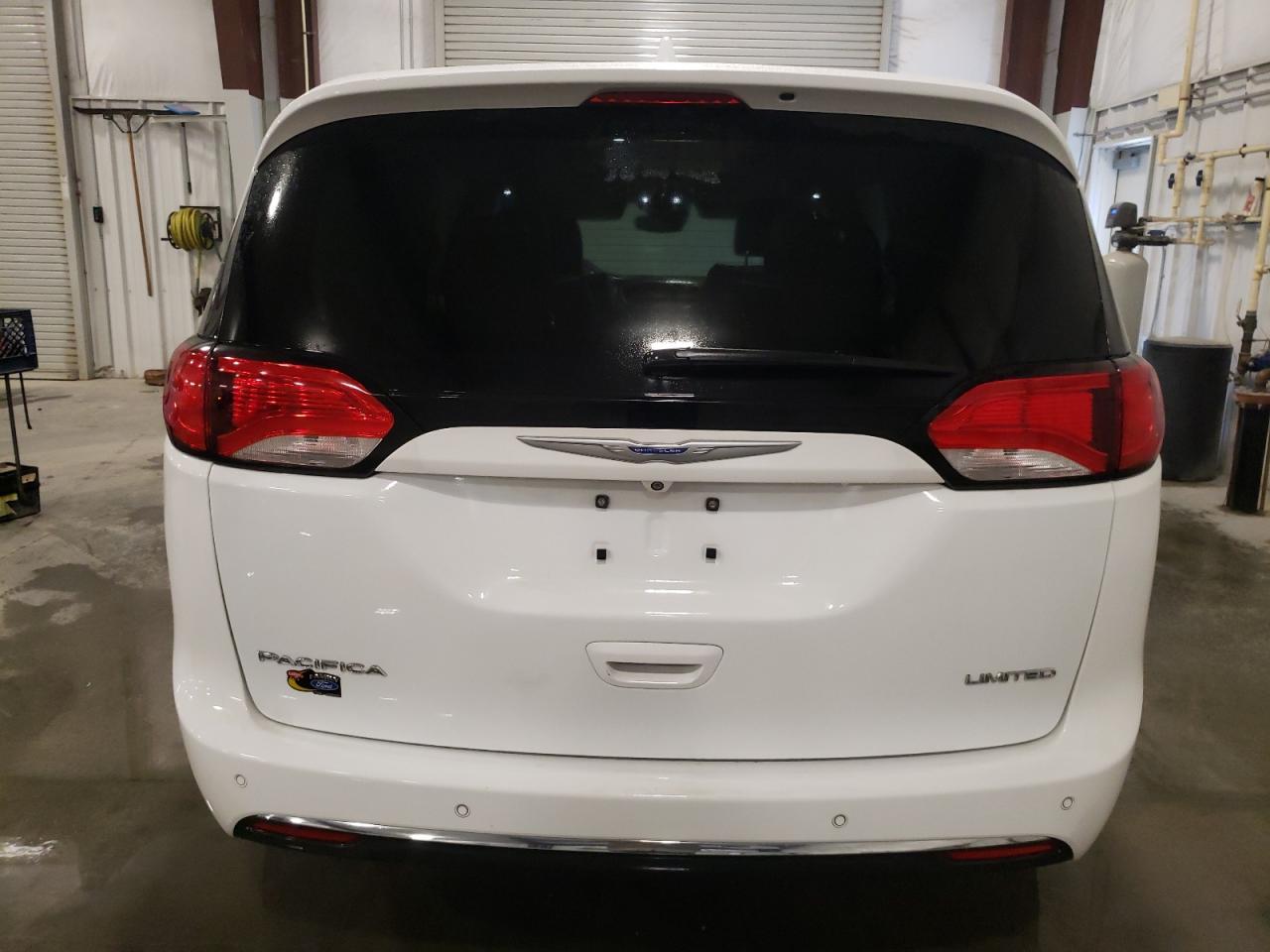 2018 Chrysler Pacifica Limited VIN: 2C4RC1GG1JR322337 Lot: 62674595