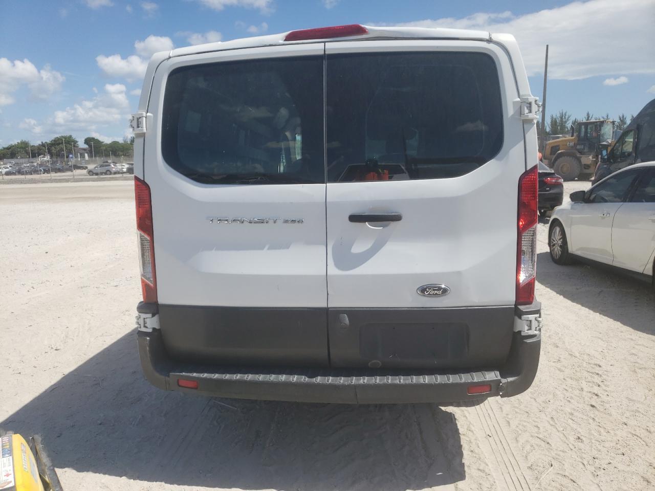 2017 Ford Transit T-250 VIN: 1FTYR1ZM8HKA91636 Lot: 61285285