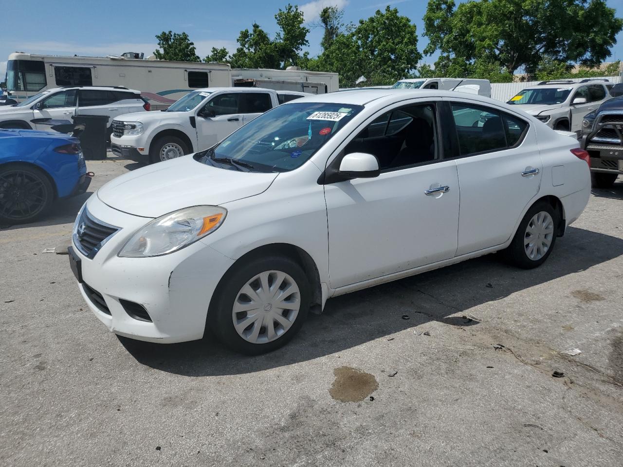 2014 Nissan Versa S იყიდება Bridgeton-ში, MO - Hail