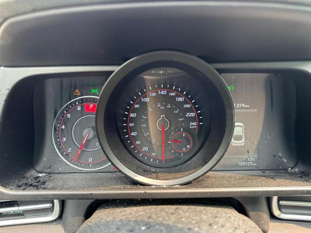  HYUNDAI ELANTRA 2022 Red