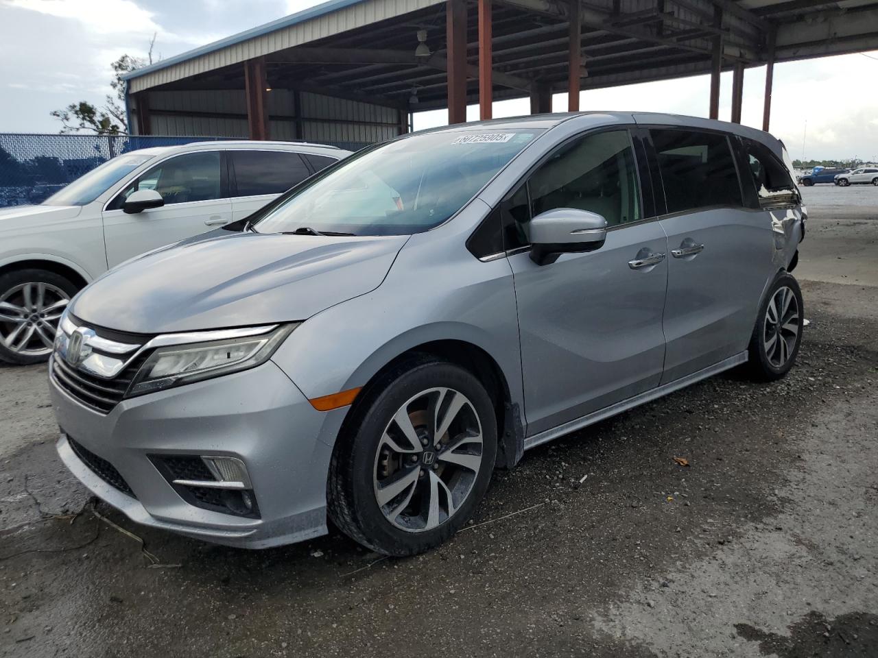 2018 Honda Odyssey Elite for Sale in Riverview, FL - Rear End