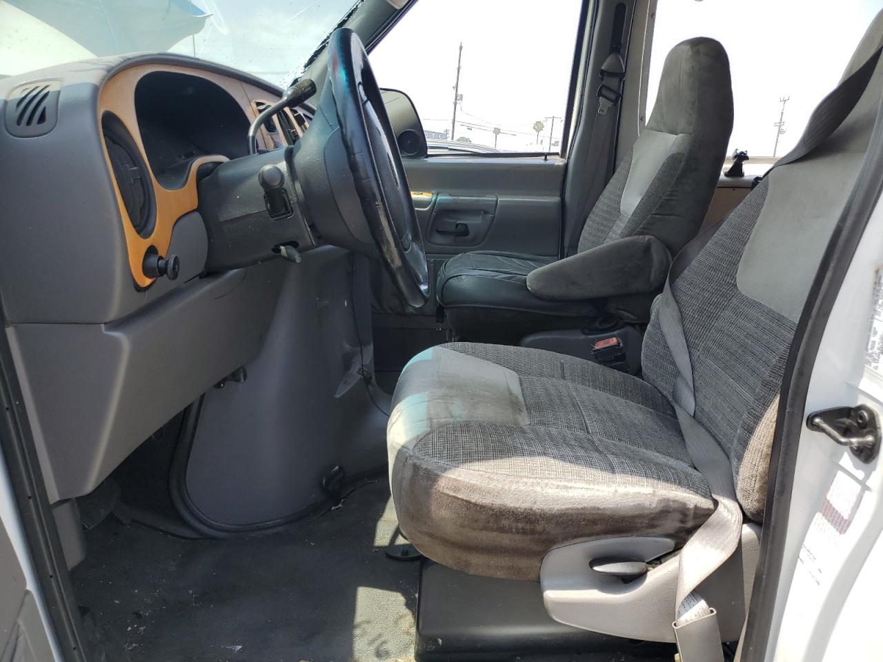 1998 Ford Econoline E250 Van VIN: 1FDPE24L0WHA44246 Lot: 62284435