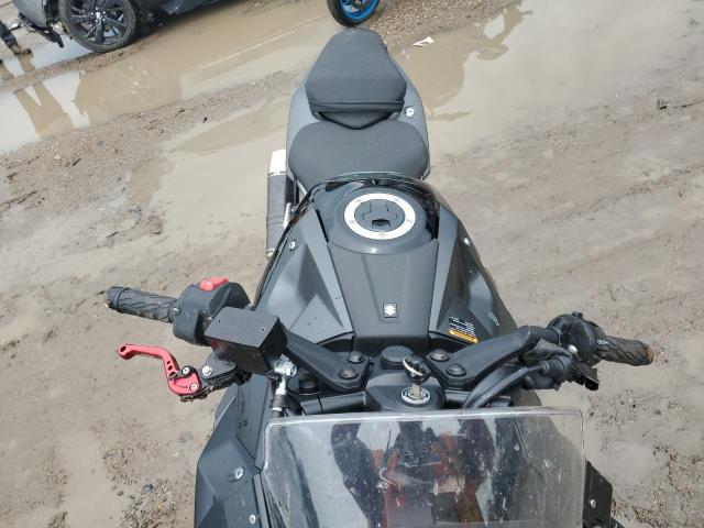 2025 SUZUKI GSX800 F  