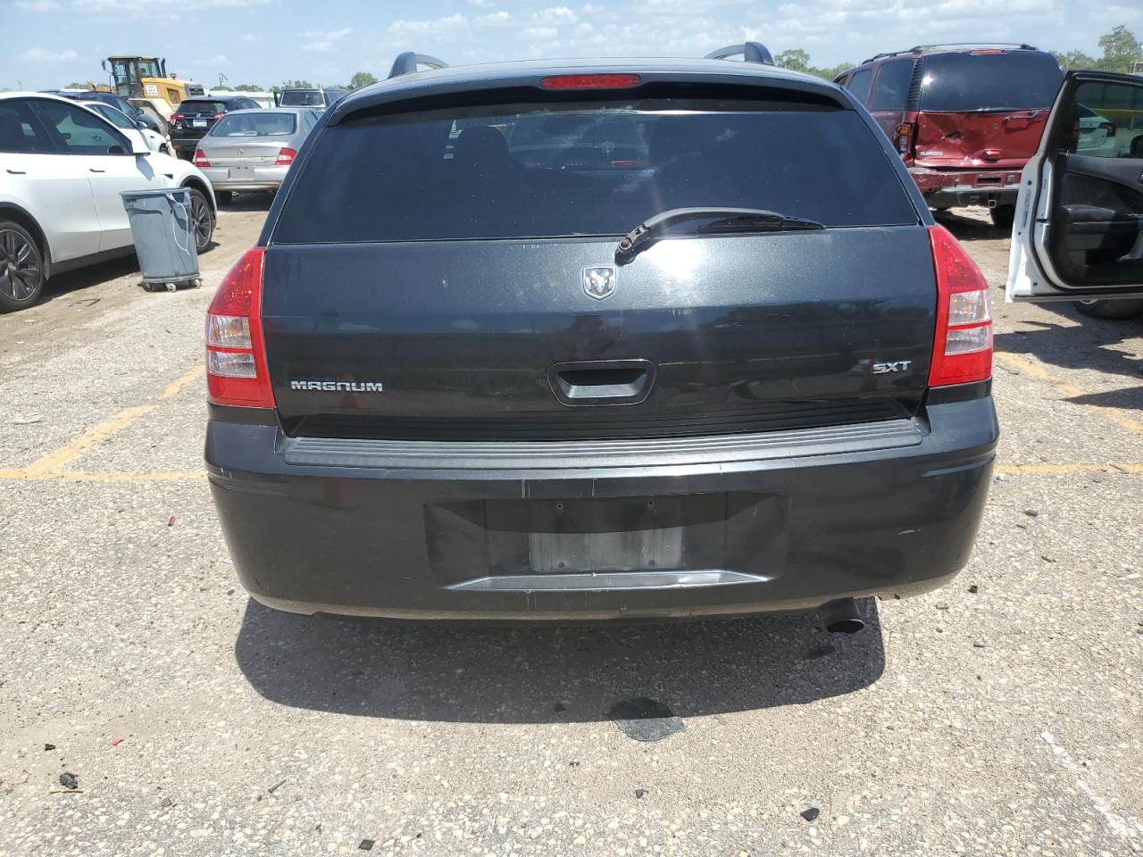 2005 Dodge Magnum Sxt VIN: 2D4FV48V95H158734 Lot: 61776875