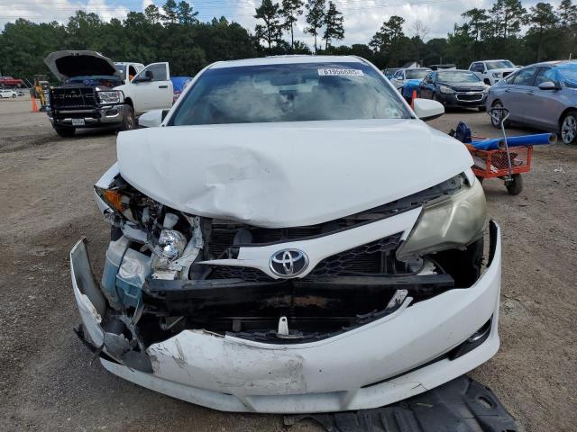 Седаны TOYOTA CAMRY 2012 Белы
