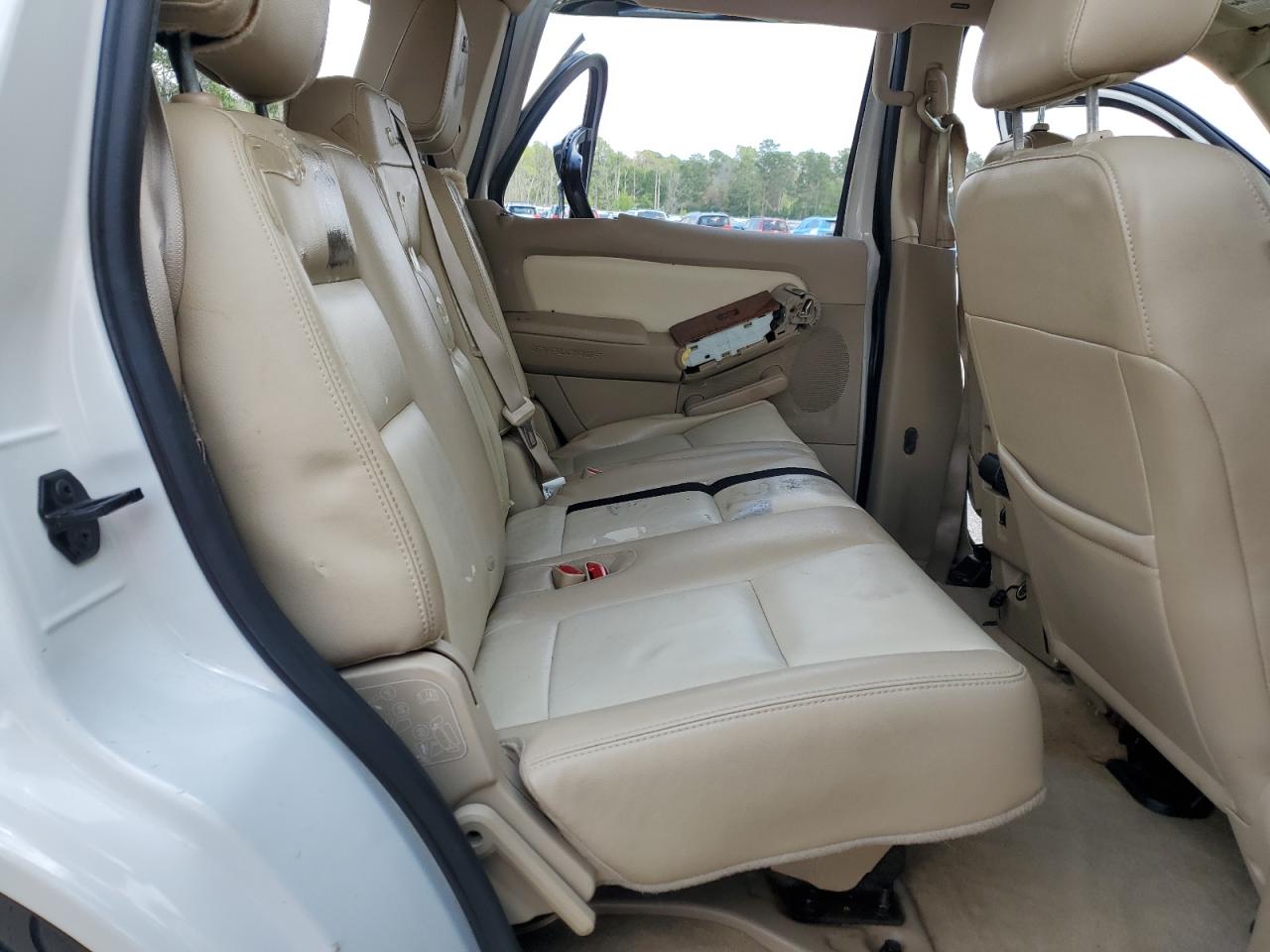 2008 Ford Explorer Eddie Bauer VIN: 1FMEU64E18UA01127 Lot: 60129005