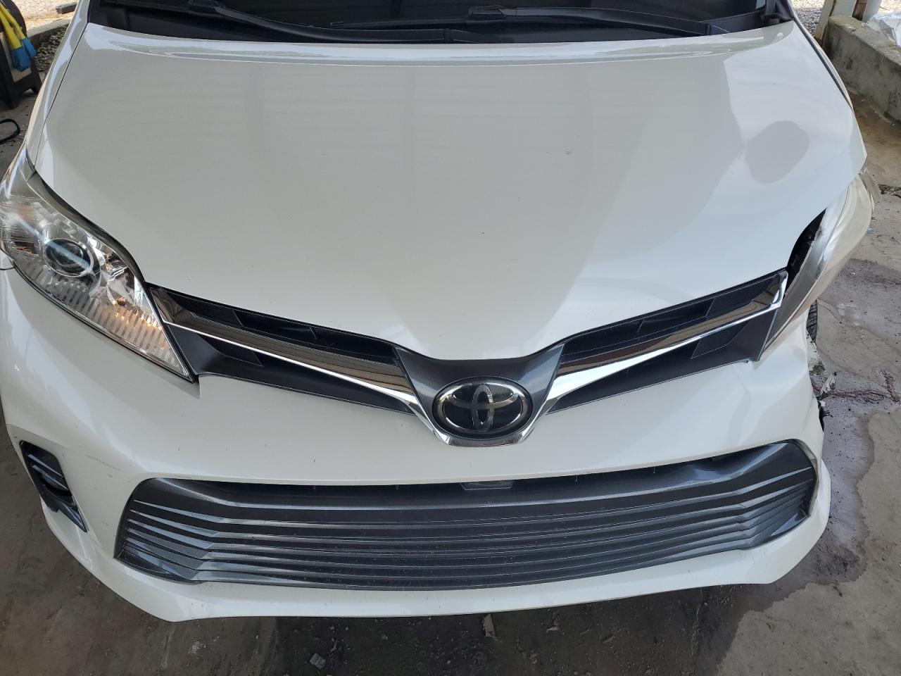 TOYOTA All Models 2018 VIN 5TDYZ3DCXJS921509 zdjęcie 11