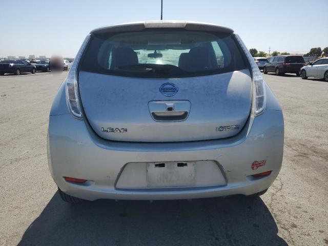  NISSAN LEAF 2016 Srebrny