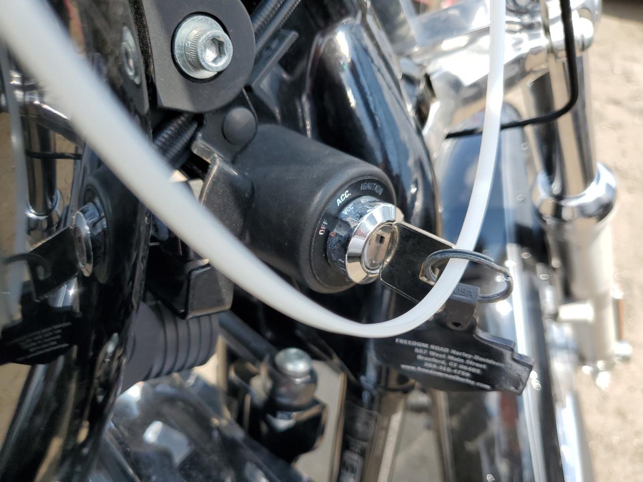 2010 Harley-Davidson Xl1200 C VIN: 1HD1CT318AC402364 Lot: 61720675