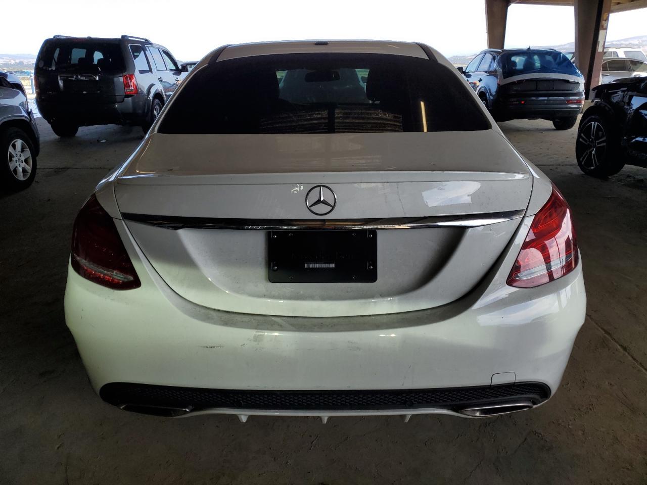 2018 Mercedes-Benz C 300 VIN: 55SWF4JB9JU280132 Lot: 61803625