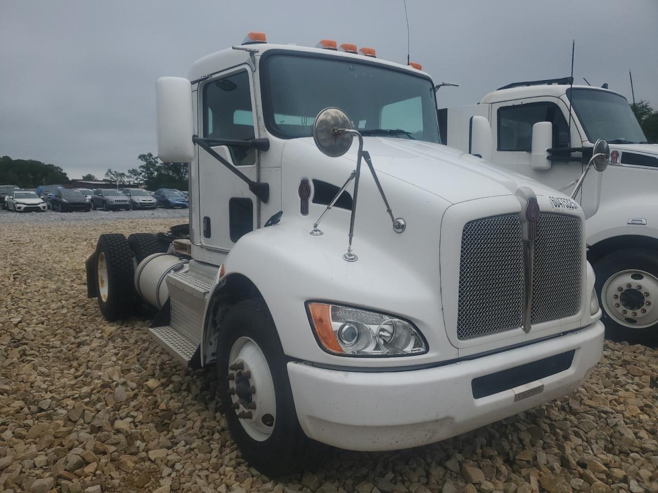 Ebensburg, PA에서 판매 중인 2016 Kenworth T370 Semi Truck - Mechanical