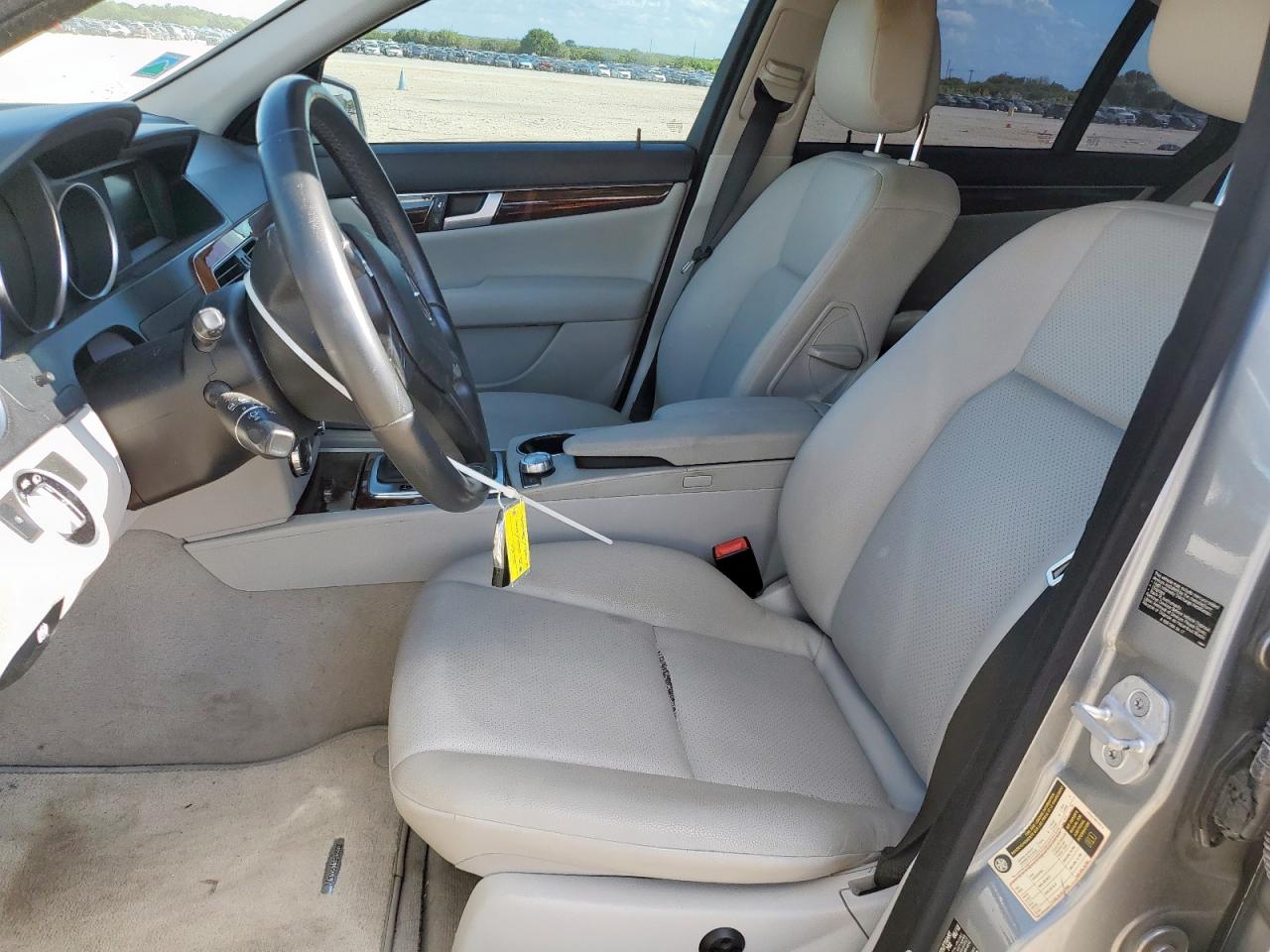 2012 Mercedes-Benz C 250 VIN: WDDGF4HB5CR238555 Lot: 62610685