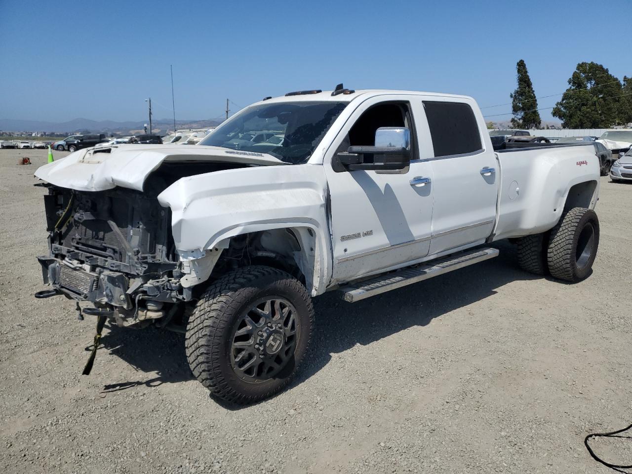 American Canyon, CA에서 판매 중인 2017 Chevrolet Silverado K3500 Ltz - Front End