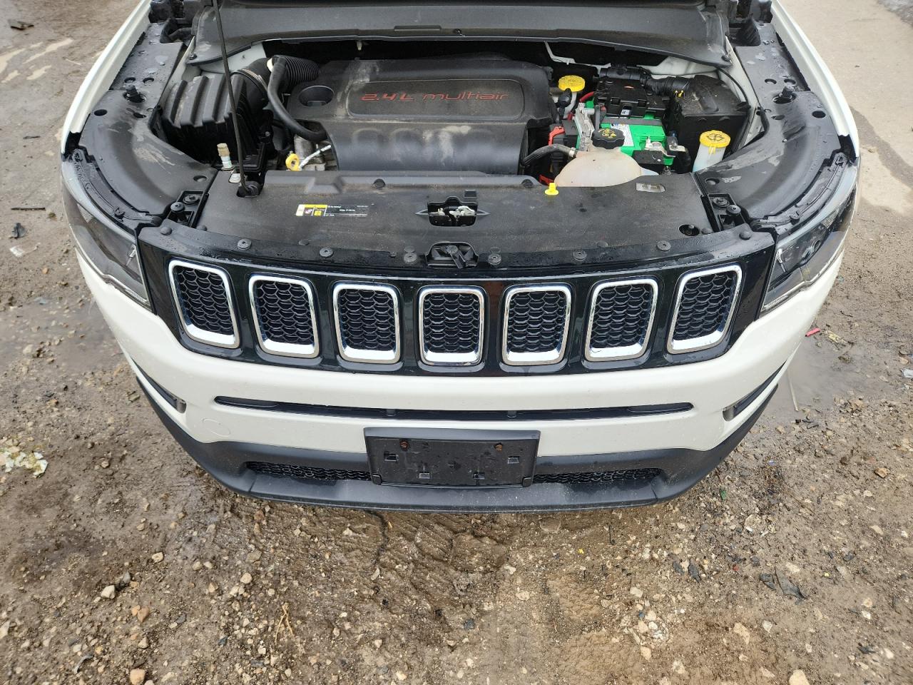 2018 Jeep Compass Latitude VIN: 3C4NJDBB2JT180742 Lot: 62355465