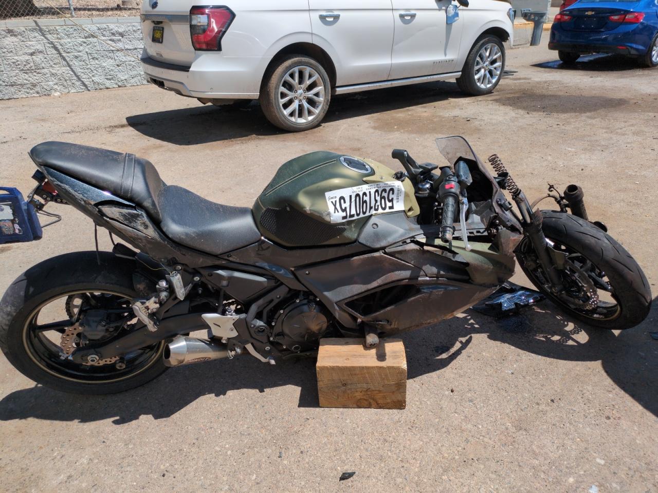 2024 Kawasaki Ex650 R for Sale in Albuquerque, NM - All Over