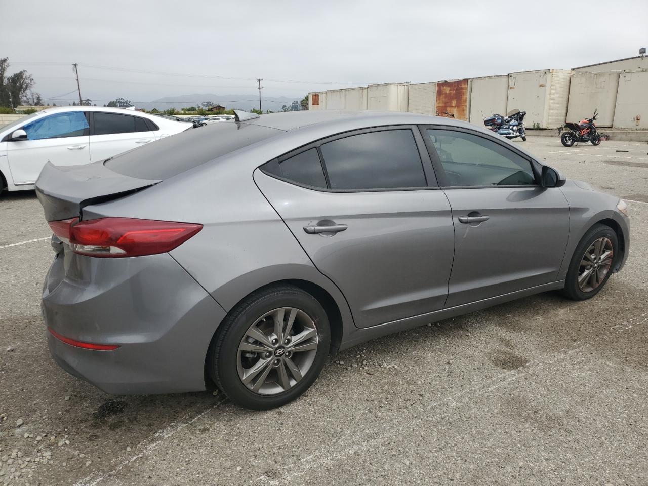 HYUNDAI ELANTRA 2018 VIN 5NPD84LF4JH240805 photo 3