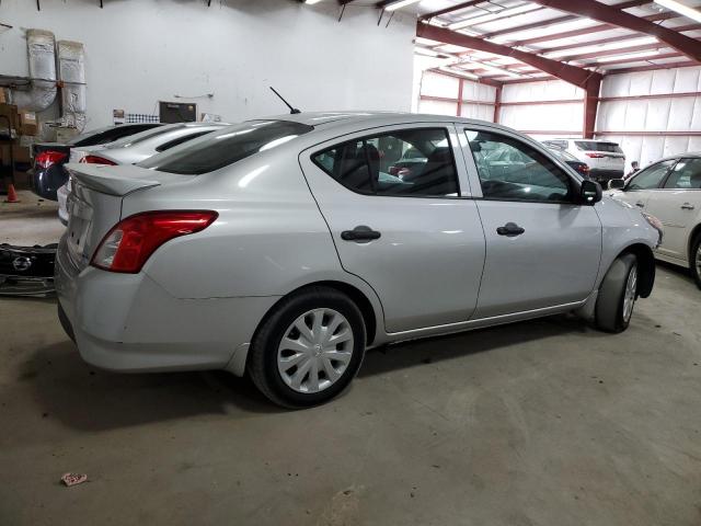 Седани NISSAN VERSA 2015 Сріблястий