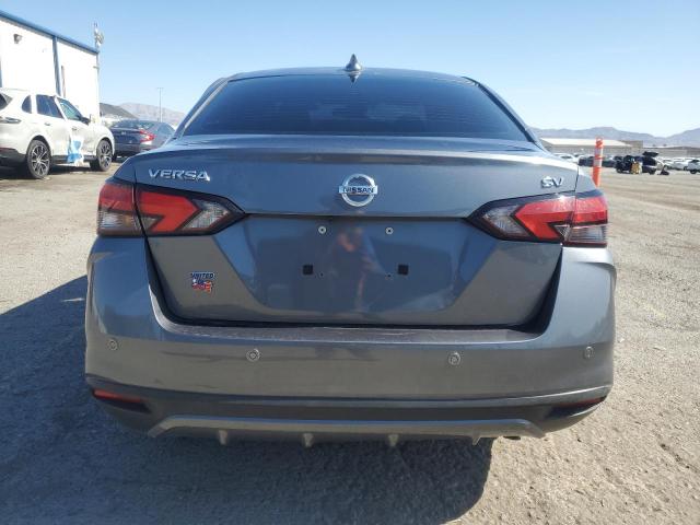  NISSAN VERSA 2021 Серый