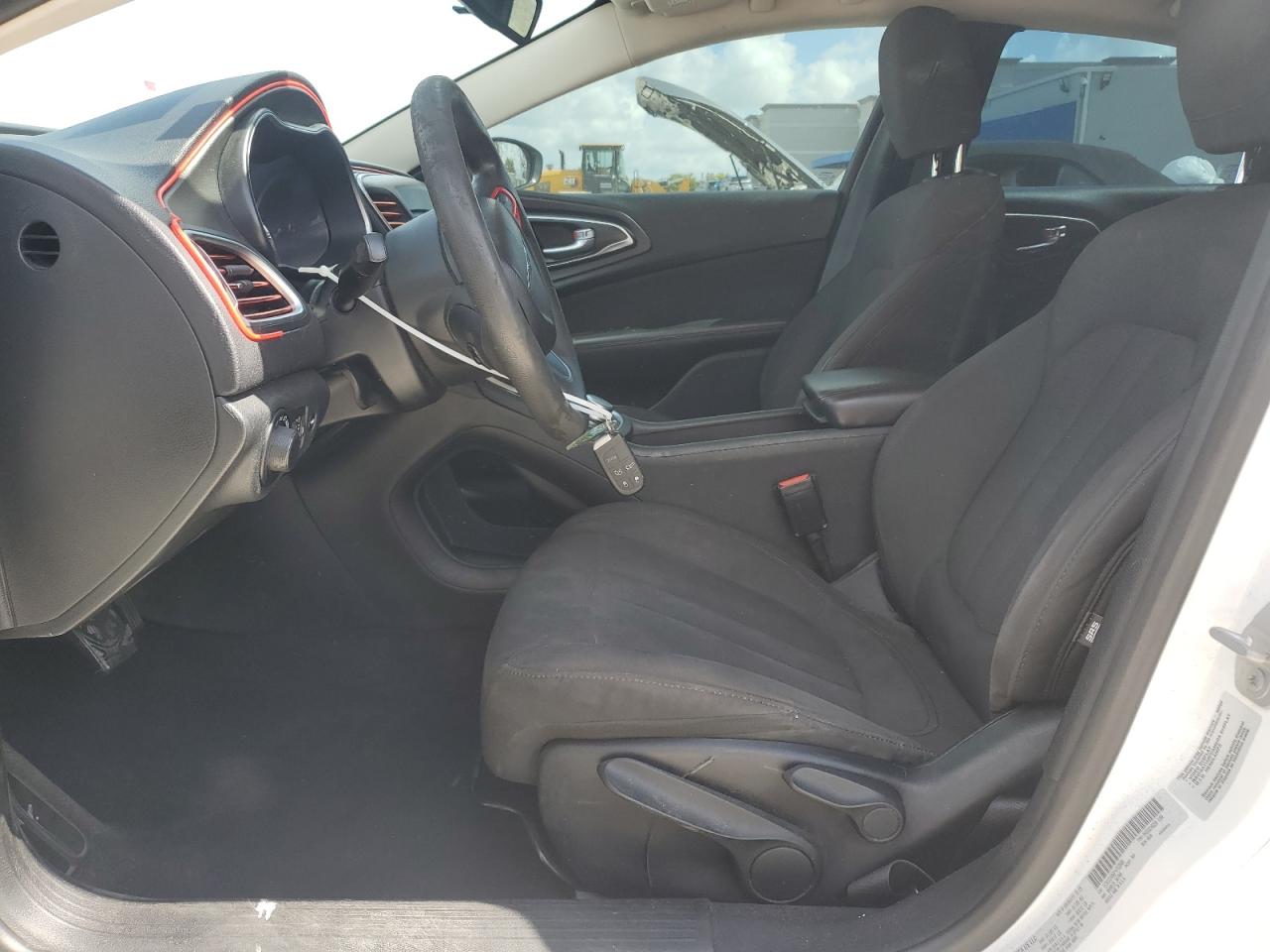 2015 Chrysler 200 Limited VIN: 1C3CCCAB6FN722689 Lot: 61449985