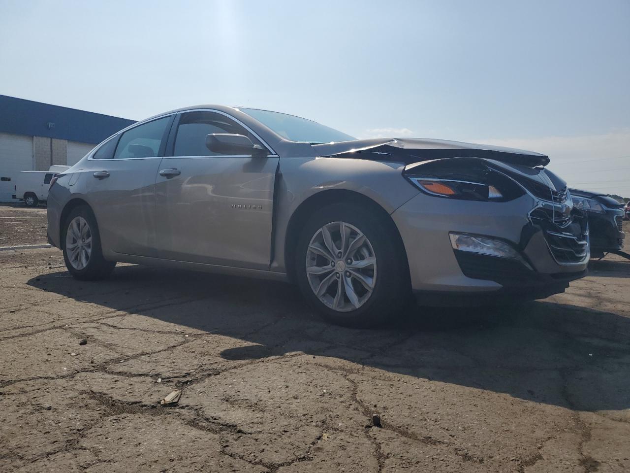 CHEVROLET MALIBU 2022 VIN 1G1ZD5ST1NF140894 photo 4