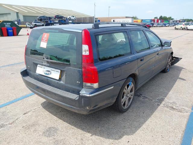 2005 VOLVO V70 SE (17