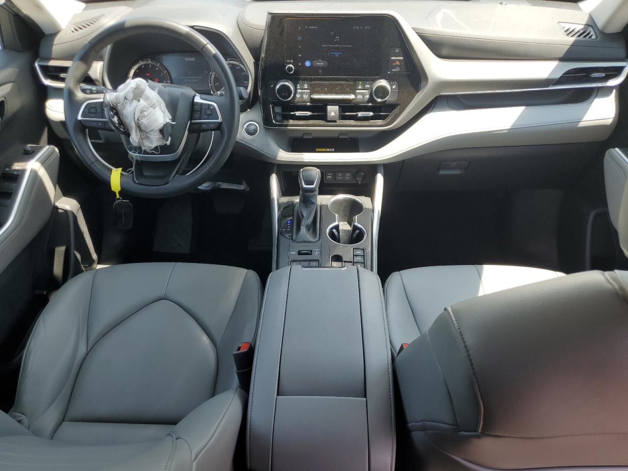 TOYOTA HIGHLANDER 2024 VIN 5TDKDRBH8RS567605 zdjęcie 8