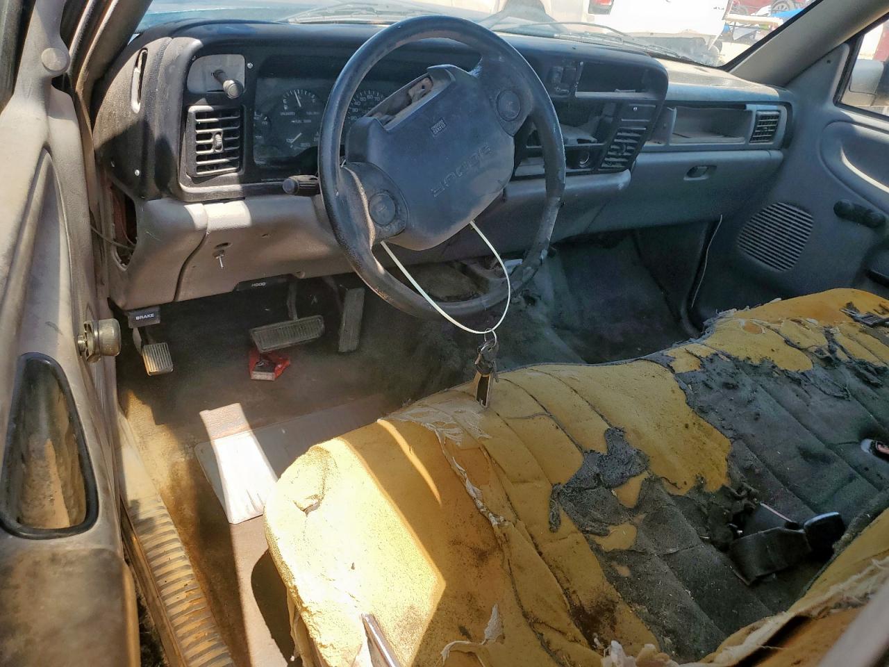1996 Dodge Ram 2500 VIN: 1B7KC26Z2TJ193770 Lot: 61416765