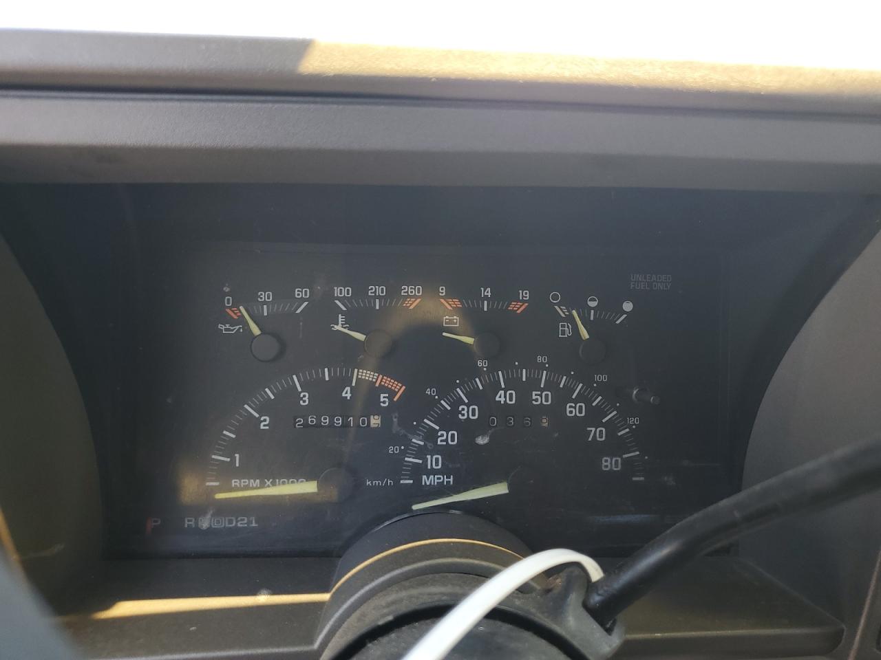 1992 Chevrolet Suburban K2500 VIN: 1GNGK26N7NJ315068 Lot: 61382035