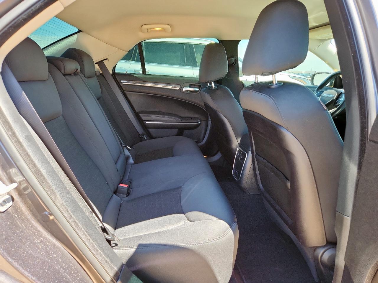 2019 Chrysler 300 Touring VIN: 2C3CCAAG3KH758147 Lot: 62862545