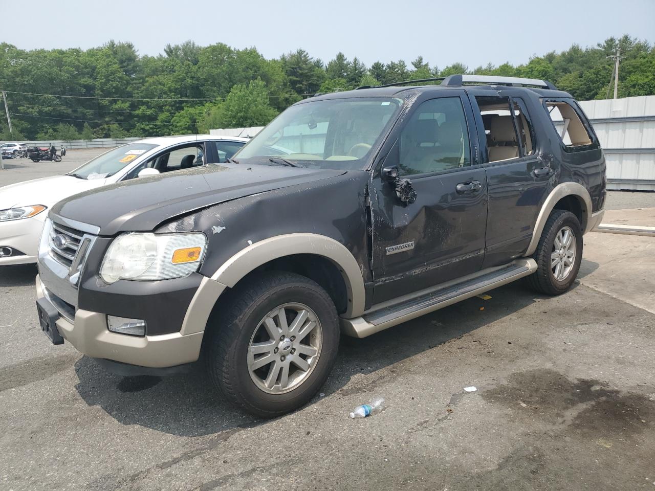 2006 Ford Explorer Eddie Bauer for Sale in Exeter, RI - Rollover