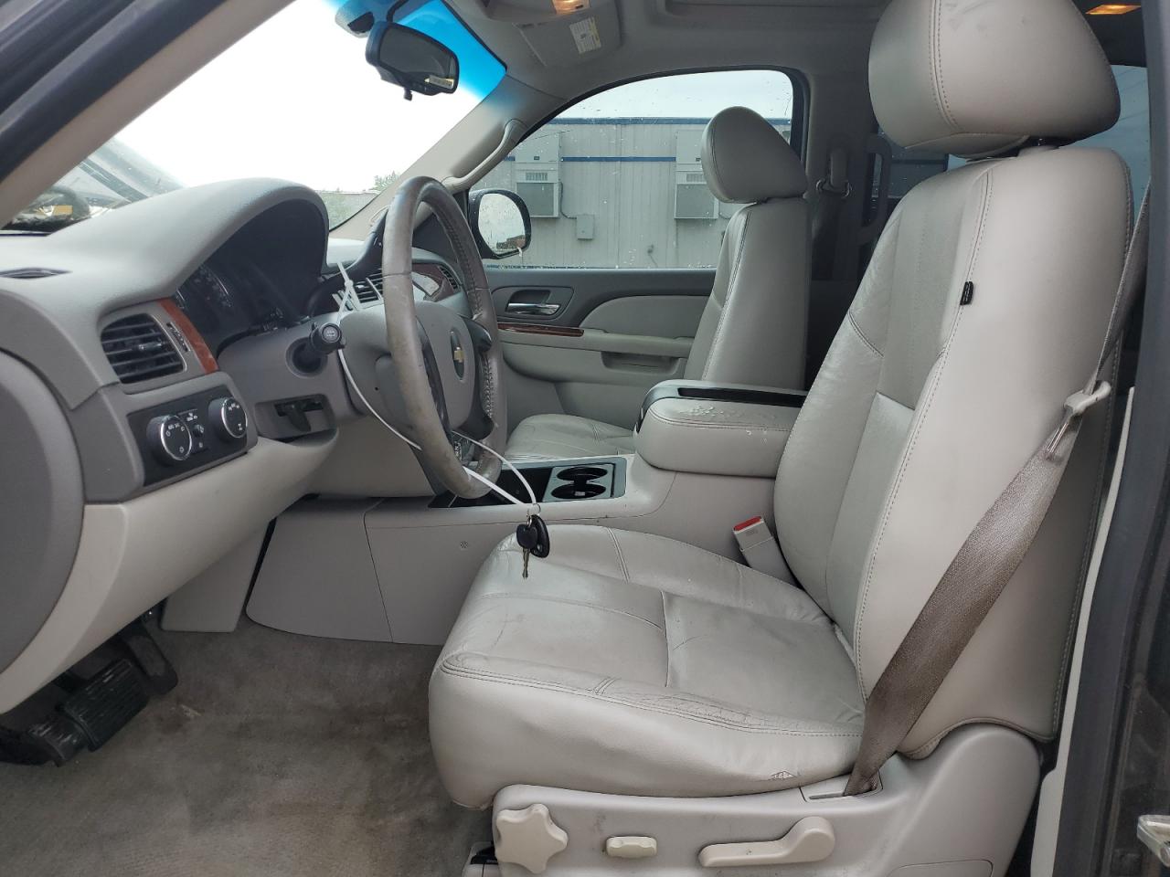 2010 Chevrolet Suburban K1500 Lt VIN: 1GNUKJE39AR137057 Lot: 62516505