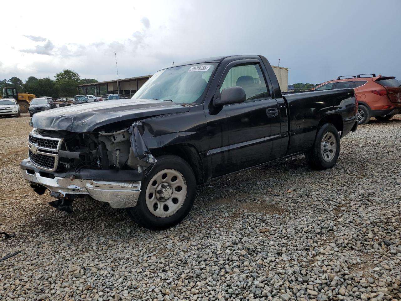 2007 Chevrolet Silverado C1500 Classic for Sale in Tanner, AL - Front End