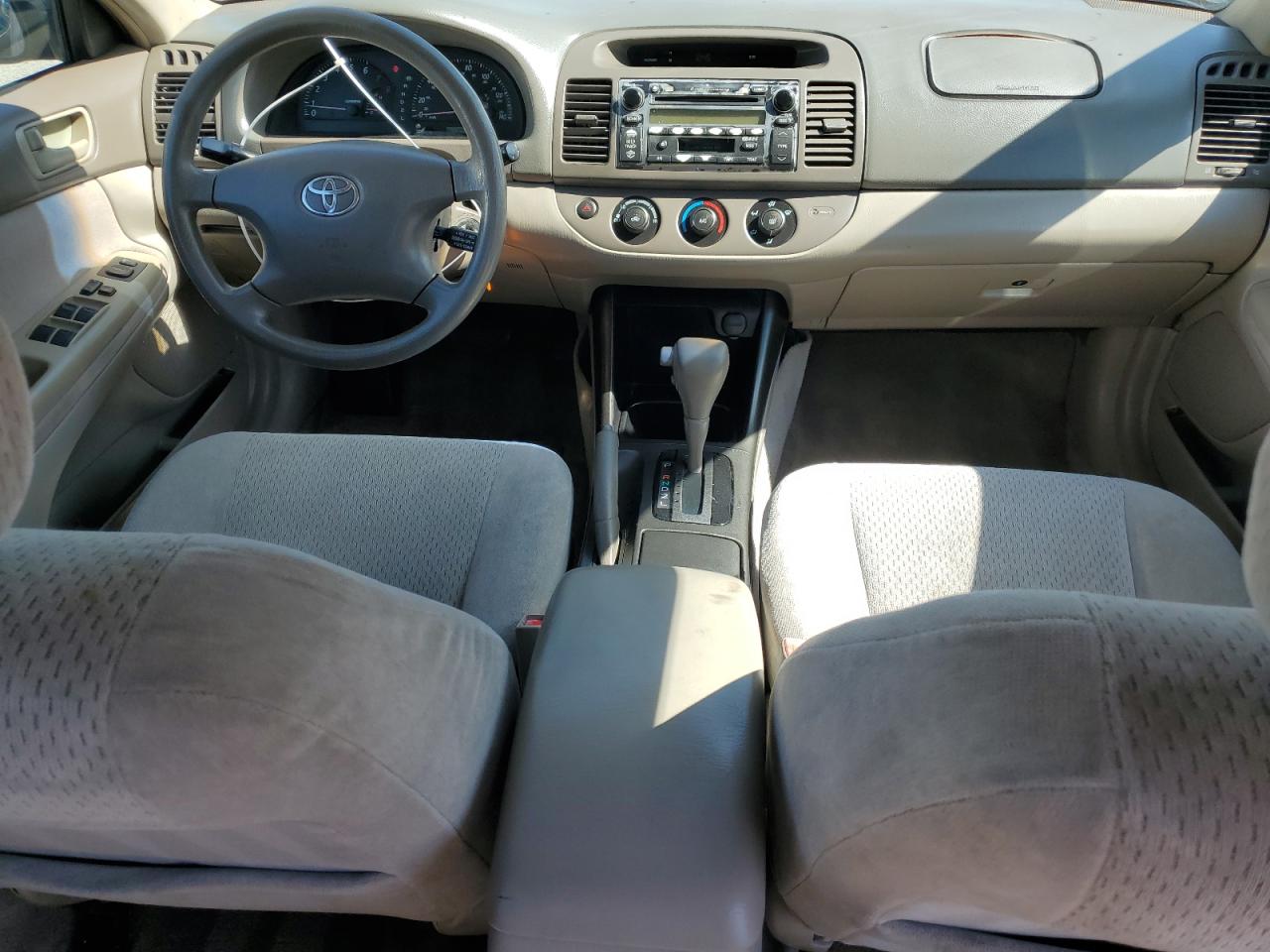 2002 Toyota Camry Le VIN: 4T1BF30K02U014322 Lot: 68679305