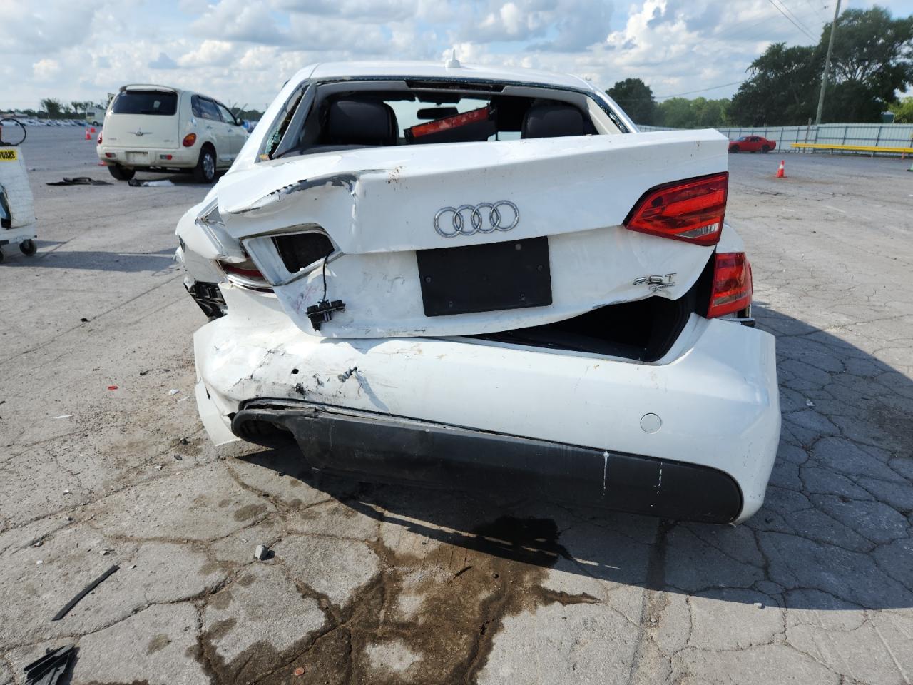 2011 Audi A4 Premium VIN: WAUBFAFL2BN038072 Lot: 61108105